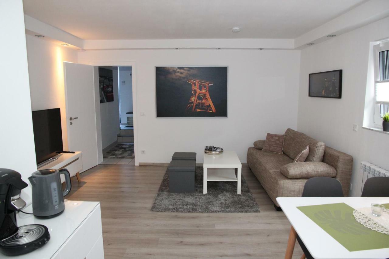 Neue Und Moderne Ferienwohnung มึลไฮม์ อันแดร์ รัวร์ ภายนอก รูปภาพ