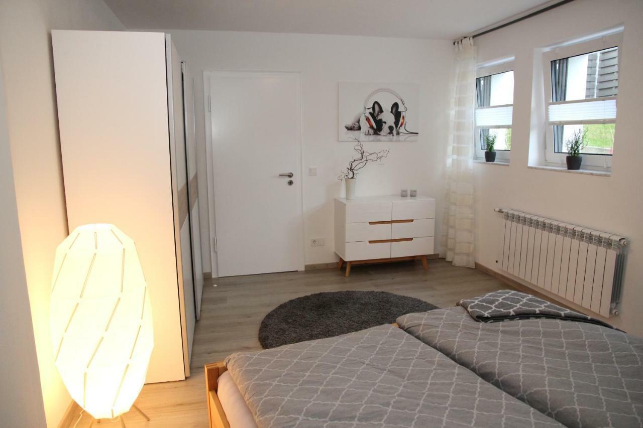 Neue Und Moderne Ferienwohnung มึลไฮม์ อันแดร์ รัวร์ ภายนอก รูปภาพ